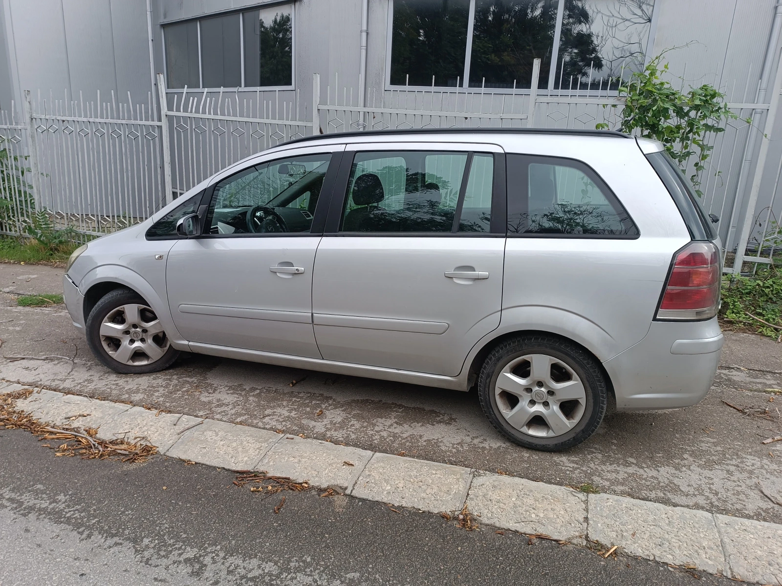 Opel Zafira  - изображение 2