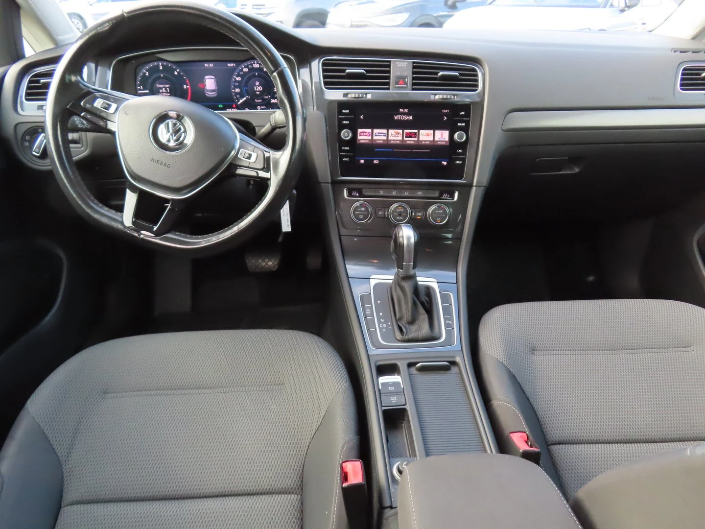 VW Golf Comfortline 1.6TDI BMT - изображение 5