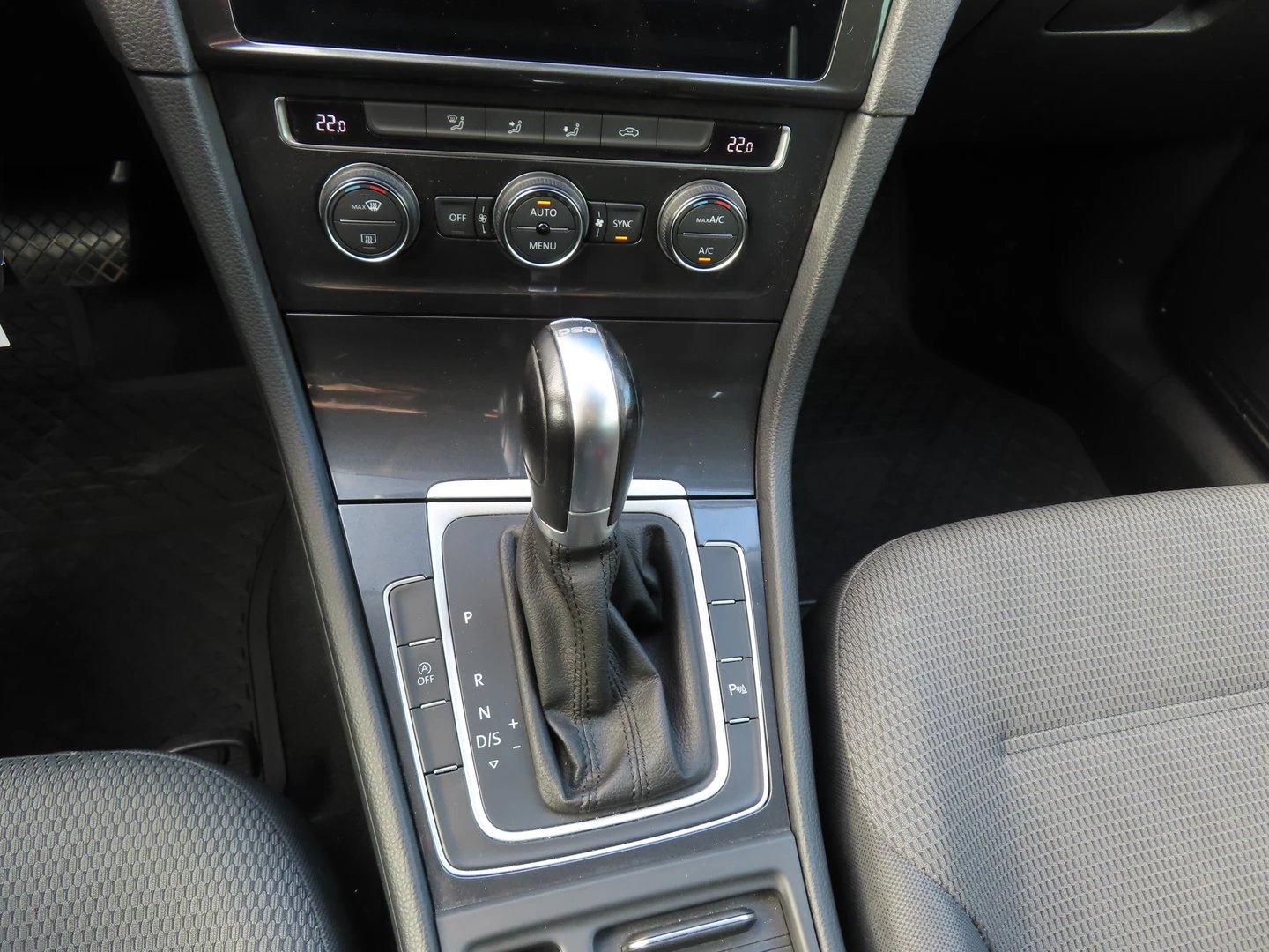 VW Golf Comfortline 1.6TDI BMT - изображение 9