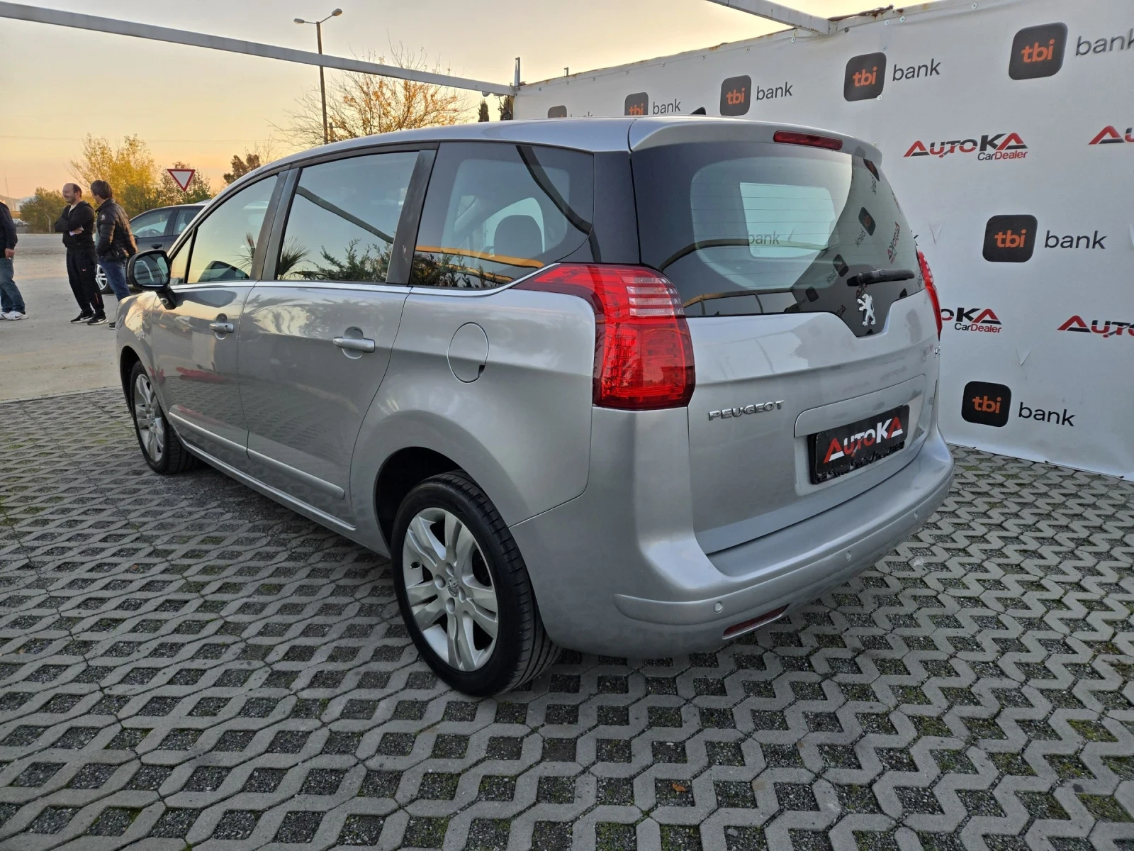 Peugeot 5008 2.0HDI-163кс= АВТОМАТ= АВТОПИЛОТ= EURO 5A - изображение 5