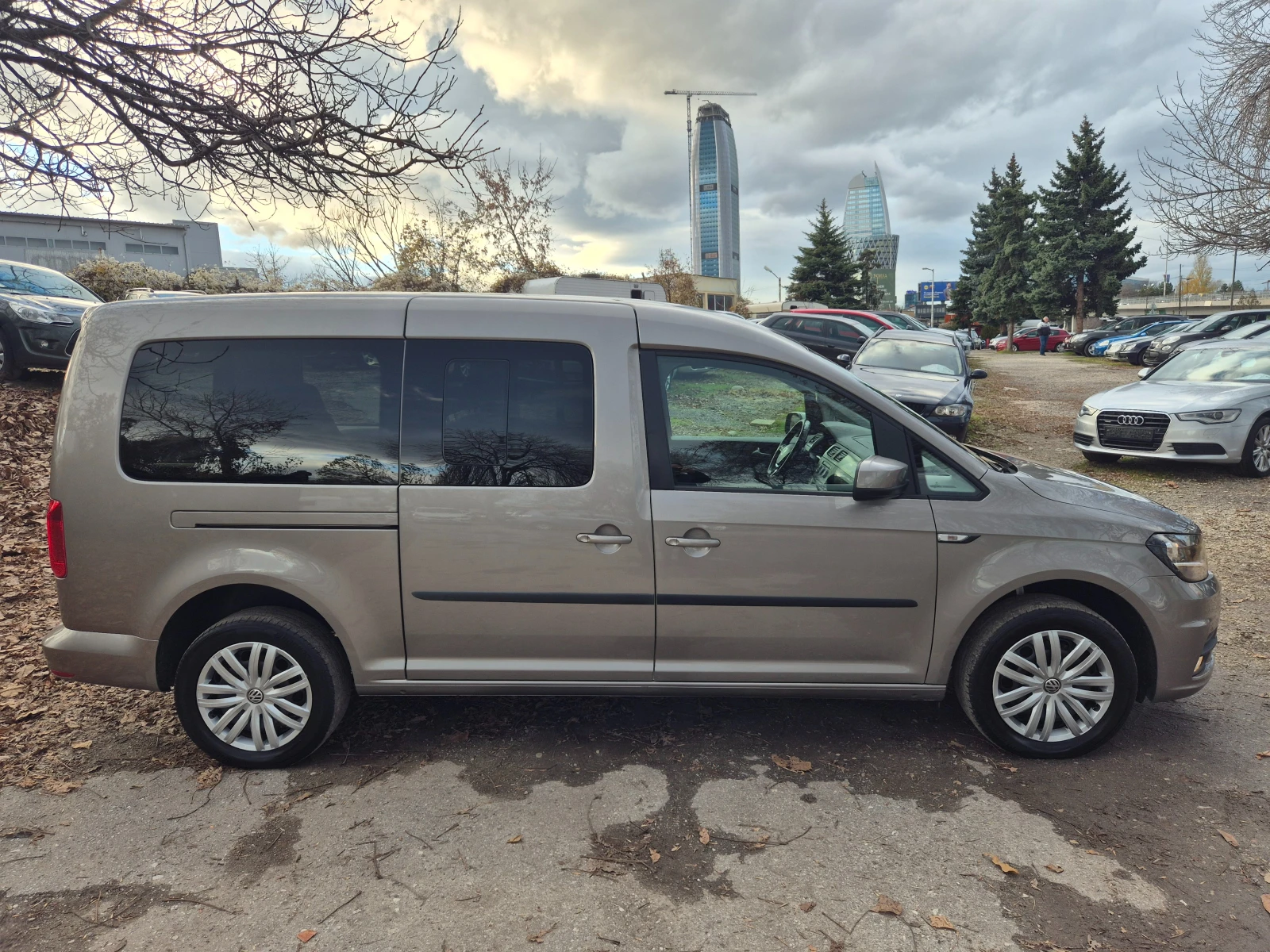 VW Caddy 1.4TGI MAXI 7  URO6B    | Mobile.bg   4