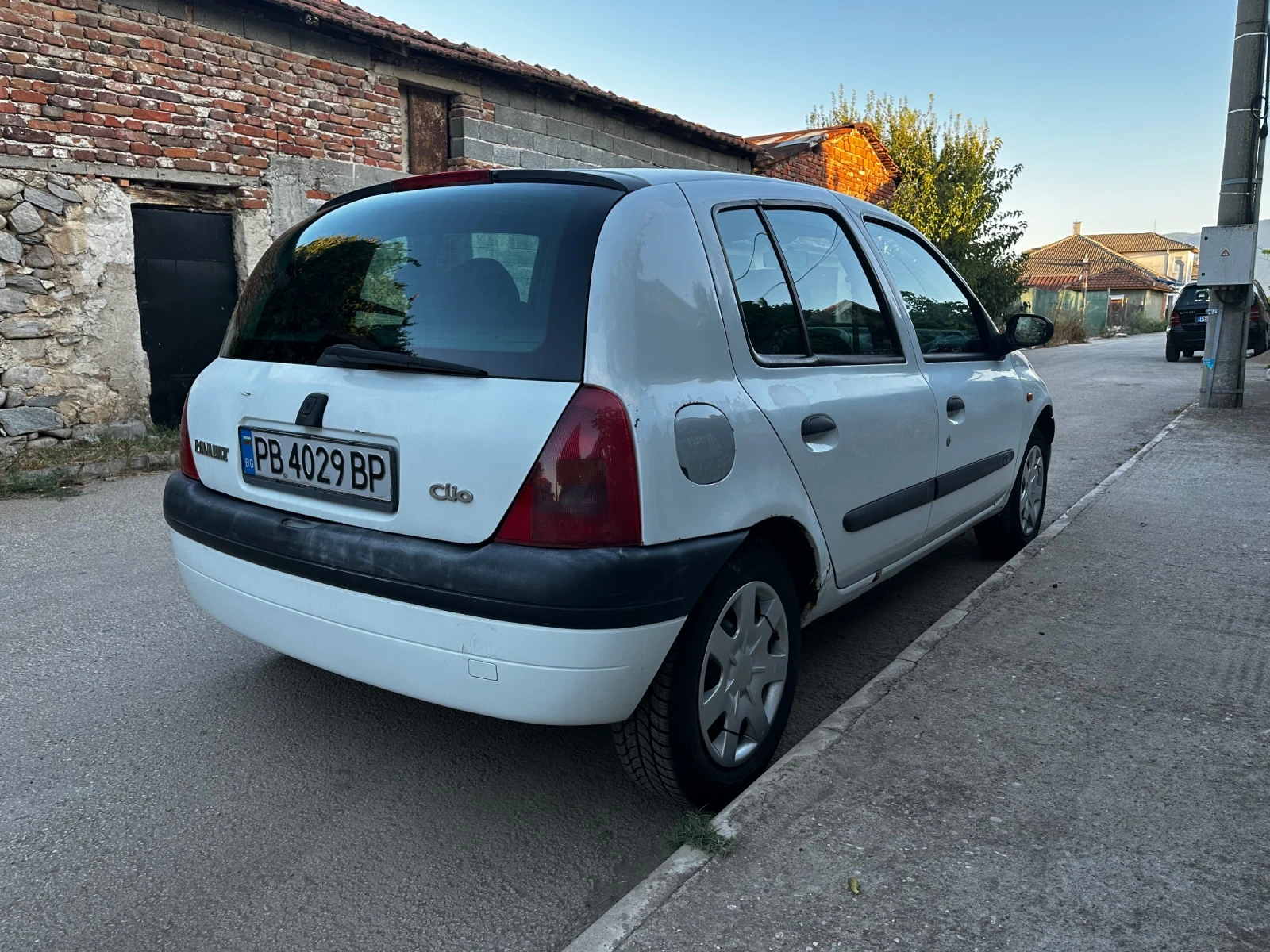 Renault Clio Бензин 1.2 - изображение 6