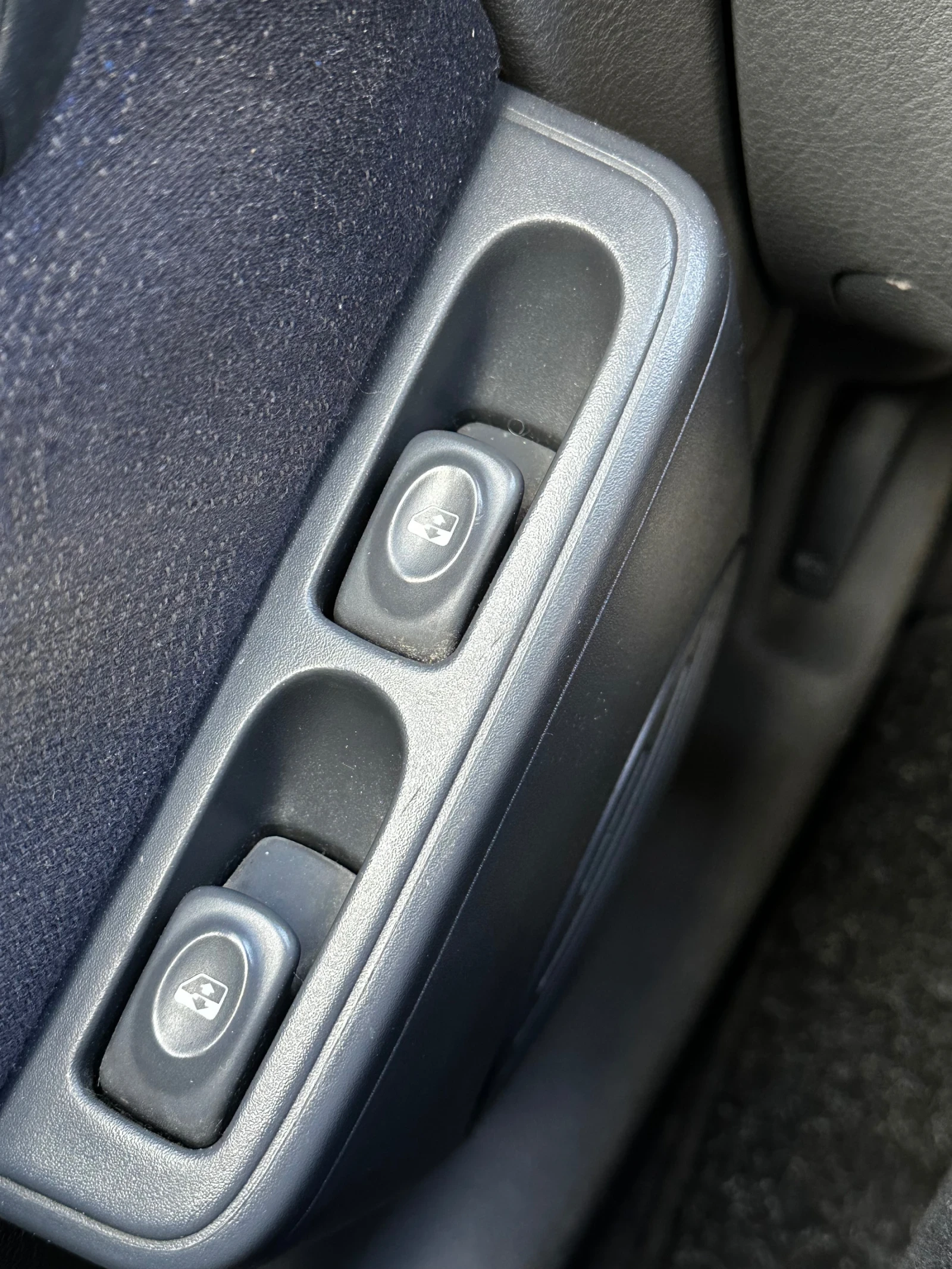 Renault Clio Бензин 1.2, снимка 12 - Автомобили и джипове - 53867296