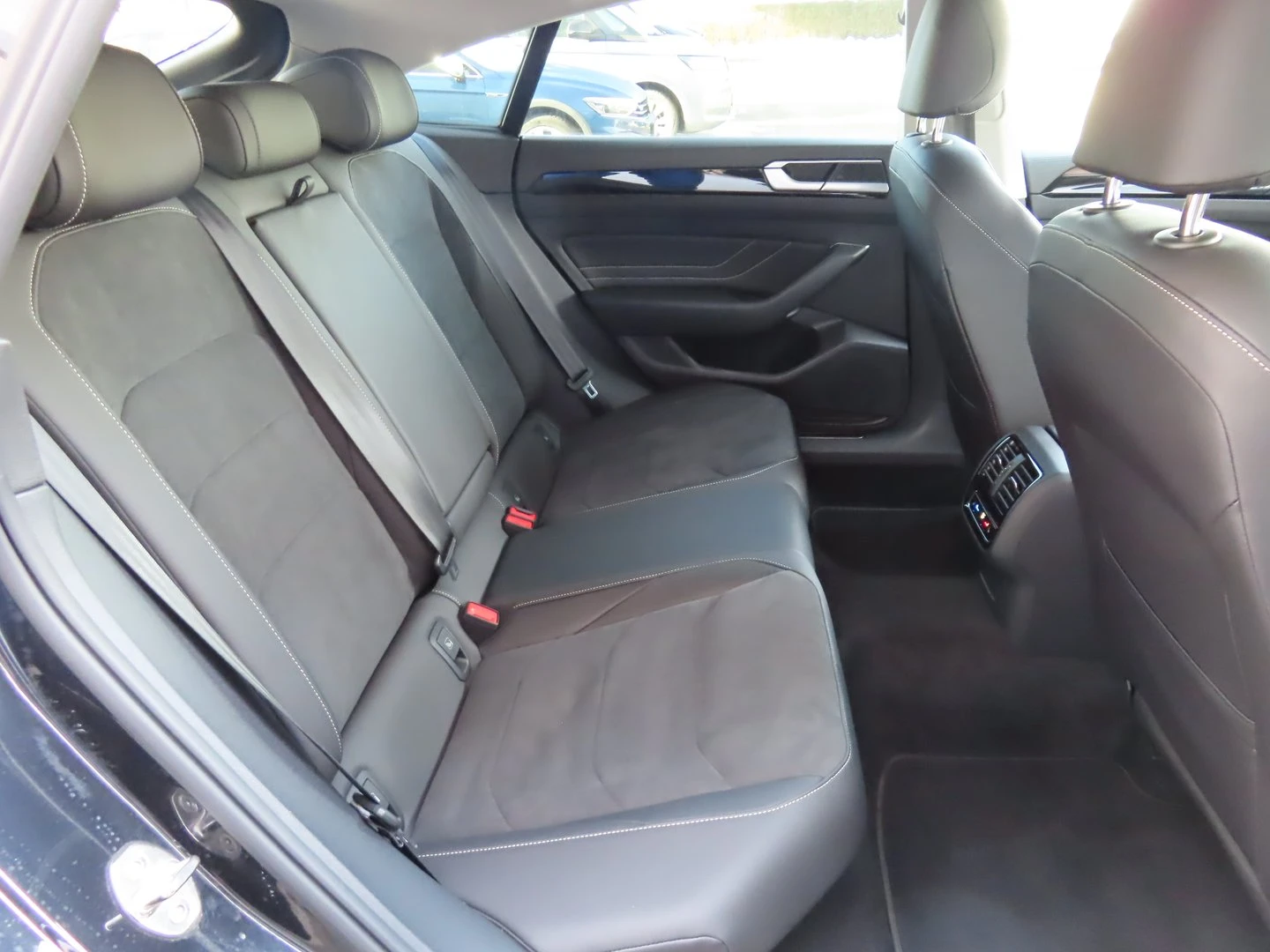 VW Arteon Elegance 2.0 TSI OPF DSG - изображение 10