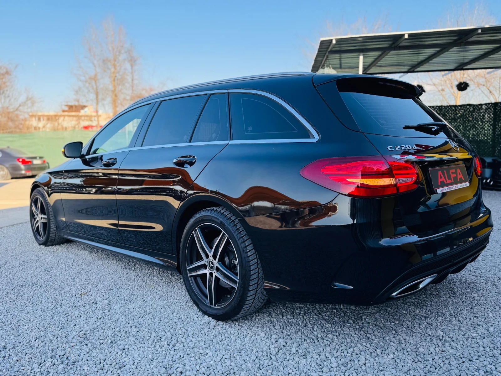 Mercedes-Benz C 220 d/AMG/9G/КАМЕРА/ДИСТРОНИК/ТОП ВИЗИЯ/НОВА///, снимка 8 - Автомобили и джипове - 53821403