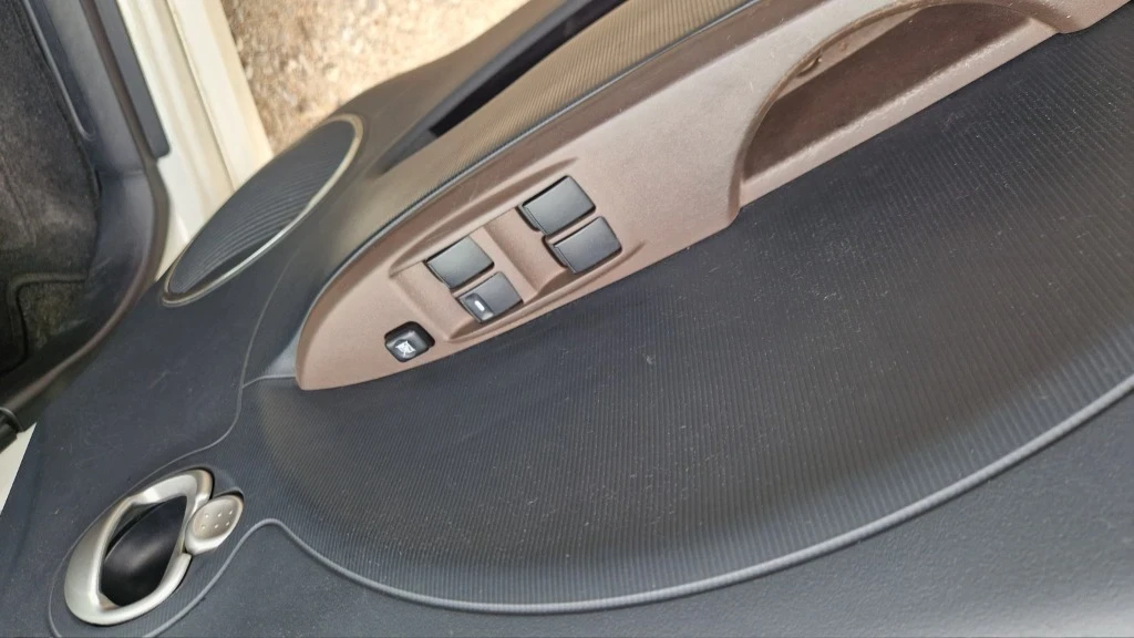 Citroen C - Zero, снимка 11 - Автомобили и джипове - 54195286