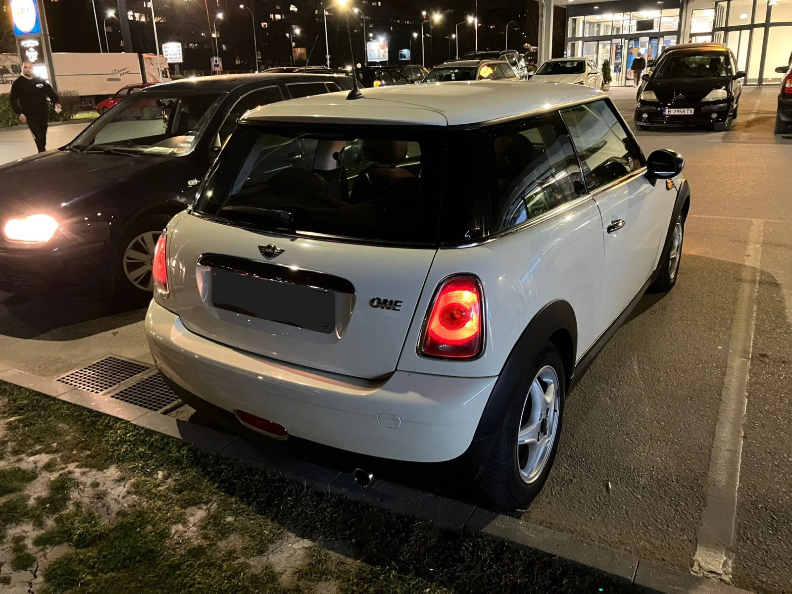 Mini One, снимка 7 - Автомобили и джипове - 54360218