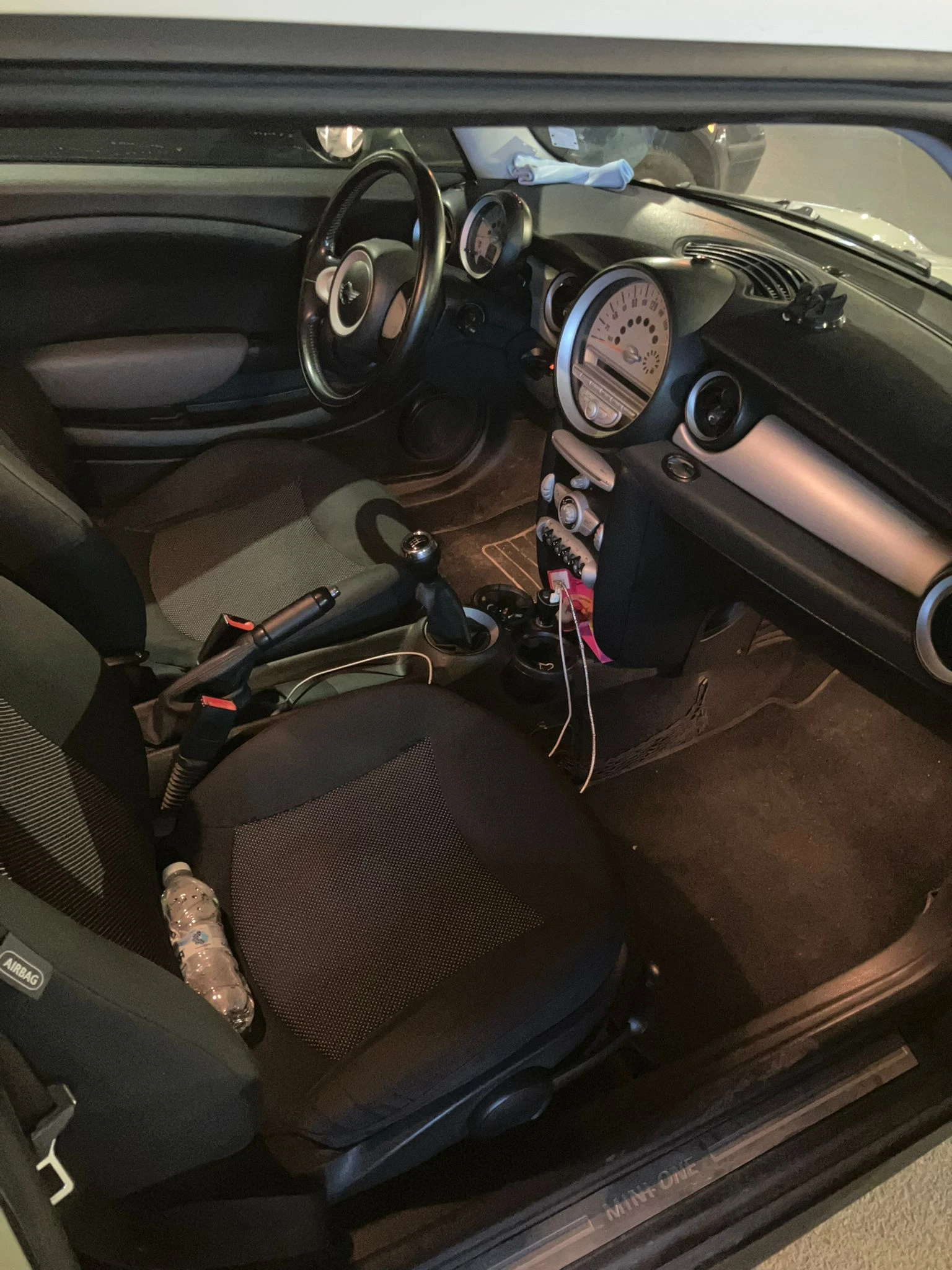 Mini One, снимка 13 - Автомобили и джипове - 54360218