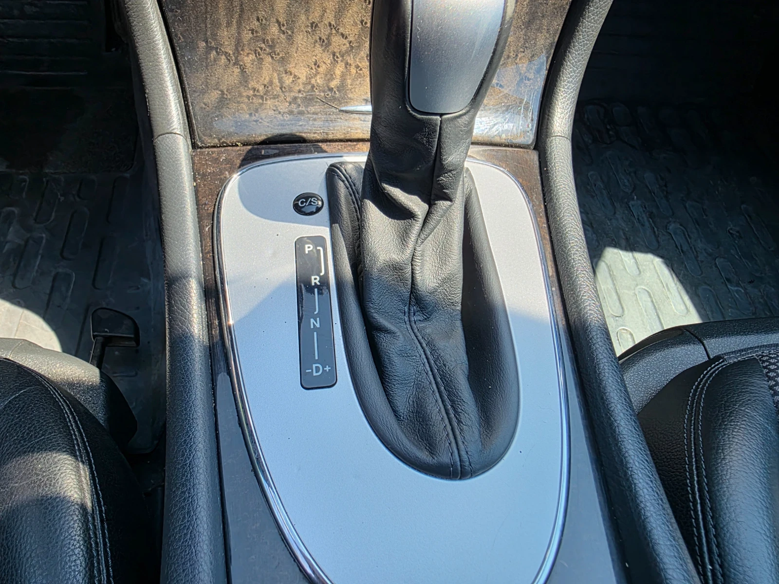 Mercedes-Benz E 320, снимка 6 - Автомобили и джипове - 54928890