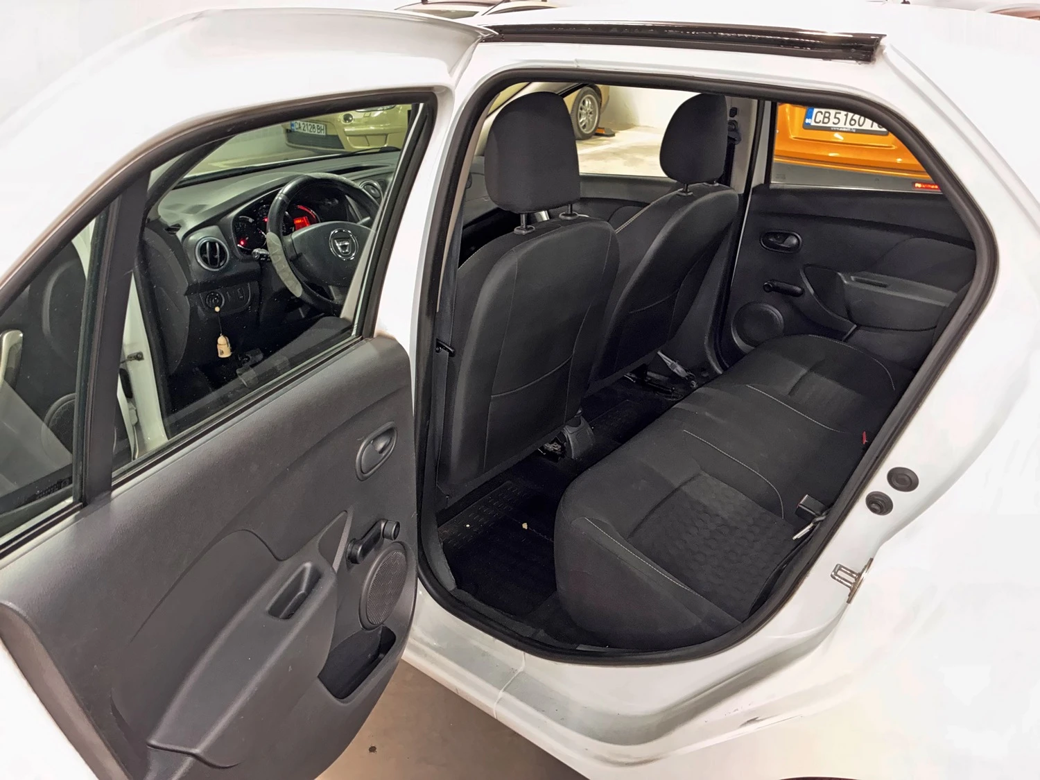 Dacia Logan 1.5dci, 75к.с., снимка 6 - Автомобили и джипове - 54972108