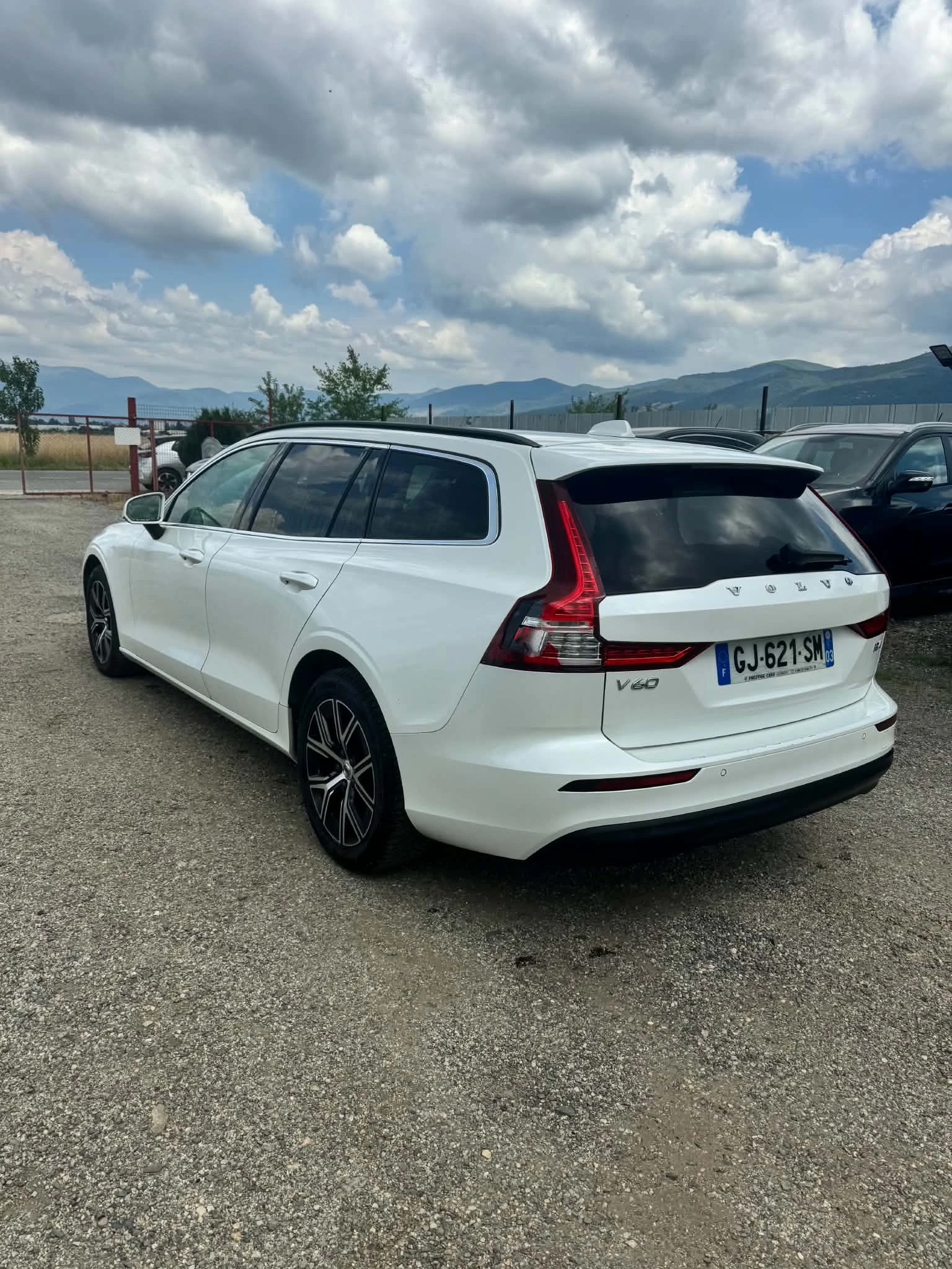 Volvo V60 V60 B4 197к.с.Hybrid, снимка 6 - Автомобили и джипове - 55025145