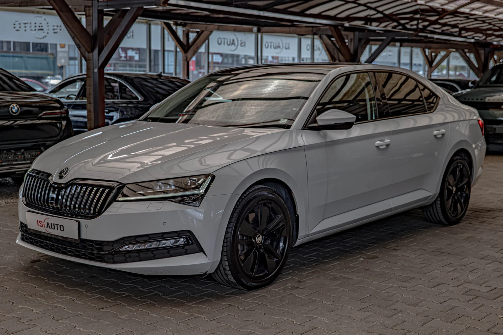 Skoda Superb 2.0TDI/DSG/4X4/Virtual/Ambient/Камера/Memory/, снимка 3 - Автомобили и джипове - 55674395