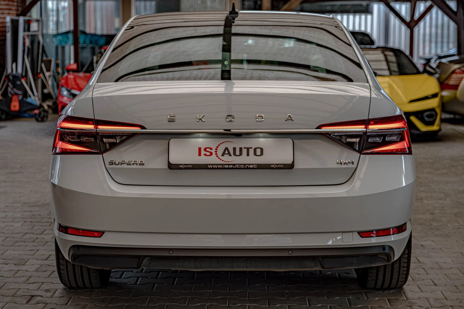 Skoda Superb 2.0TDI/DSG/4X4/Virtual/Ambient/Камера/Memory/, снимка 4 - Автомобили и джипове - 55674395