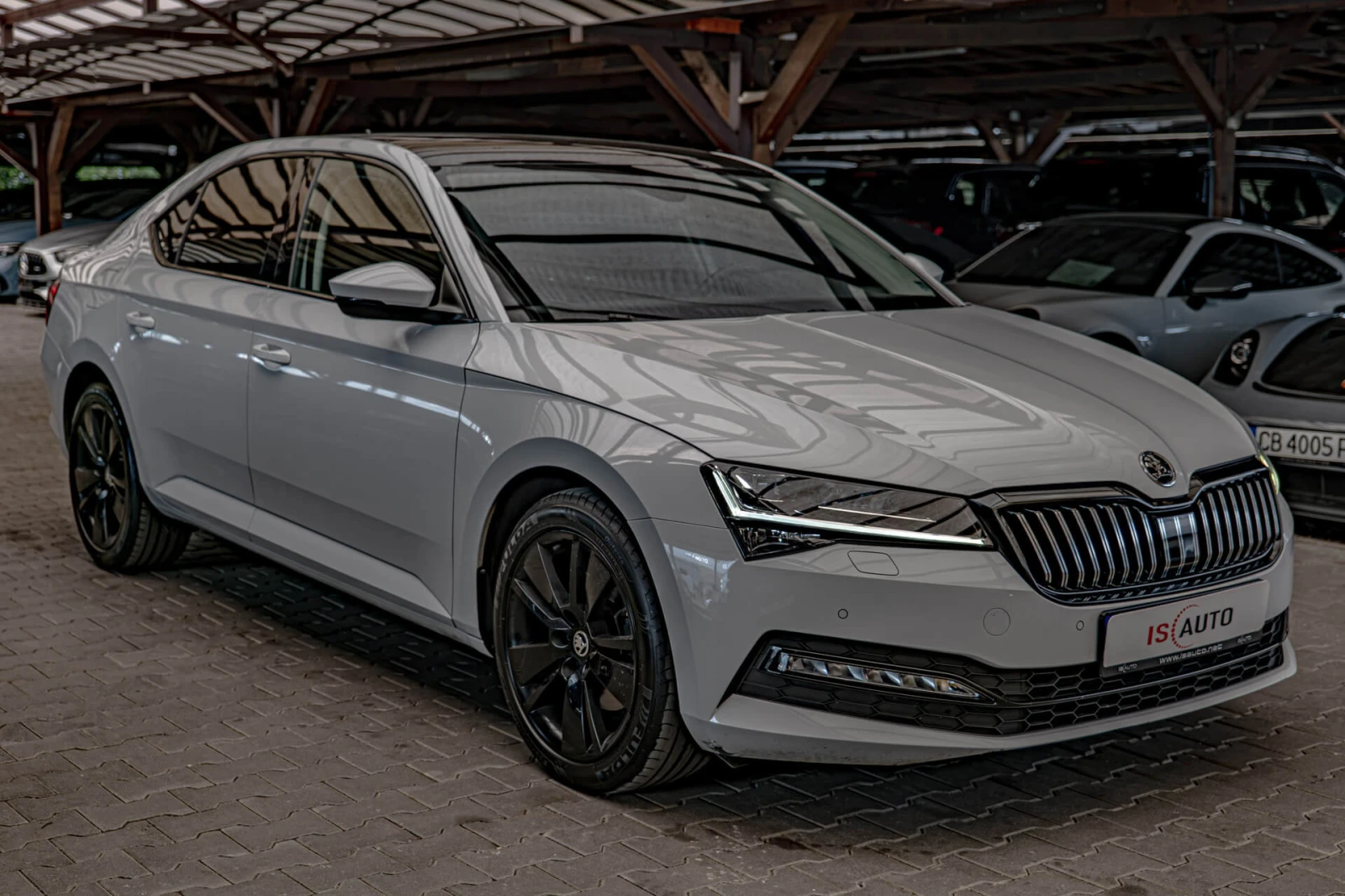 Skoda Superb 2.0TDI/DSG/4X4/Virtual/Ambient/Камера/Memory/, снимка 2 - Автомобили и джипове - 55674395