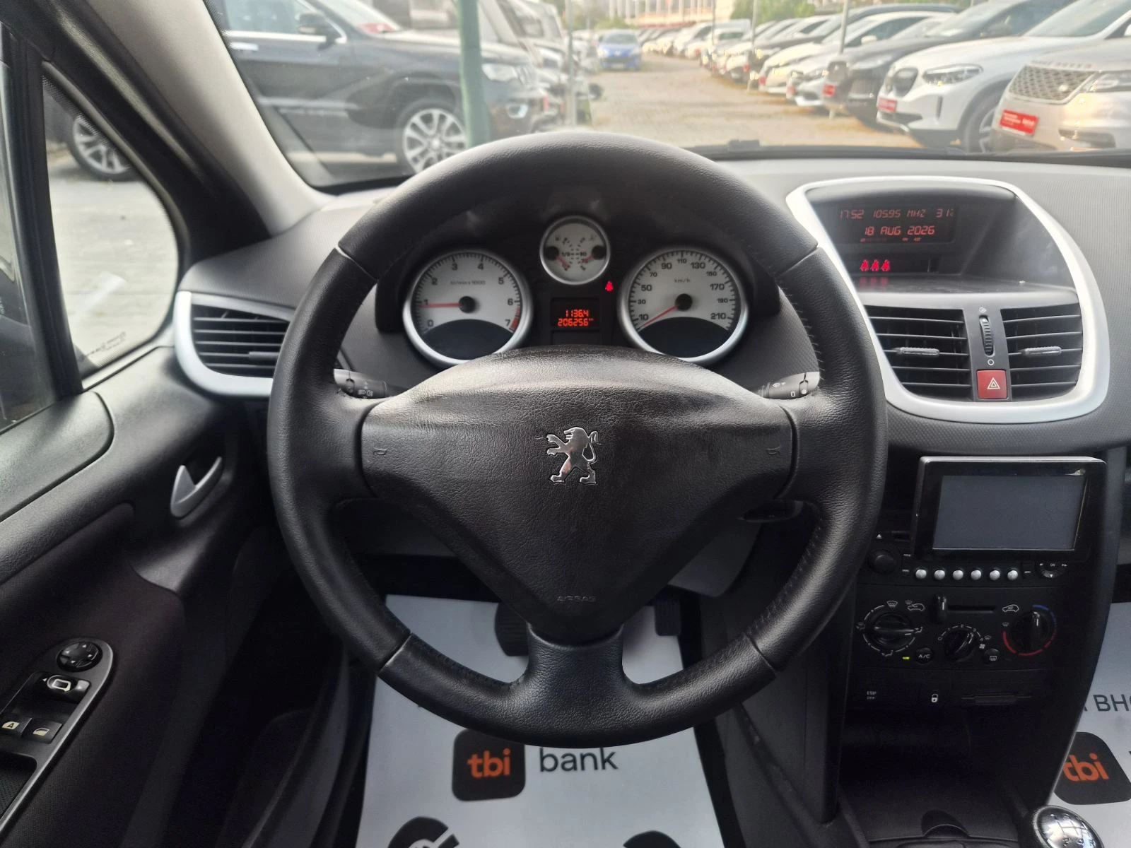 Peugeot 207 1.4i-95кс, снимка 10 - Автомобили и джипове - 55717010
