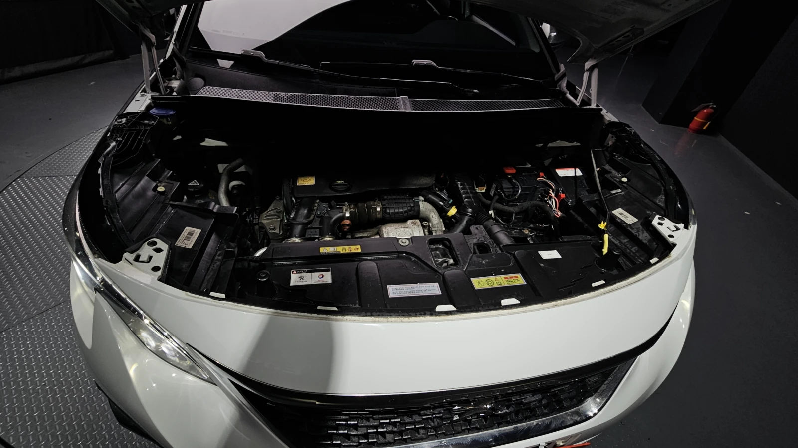 Peugeot 3008 1.6 BlueHDi* BLIND SPOT* КРАЙНА ЦЕНА, снимка 6 - Автомобили и джипове - 55983864