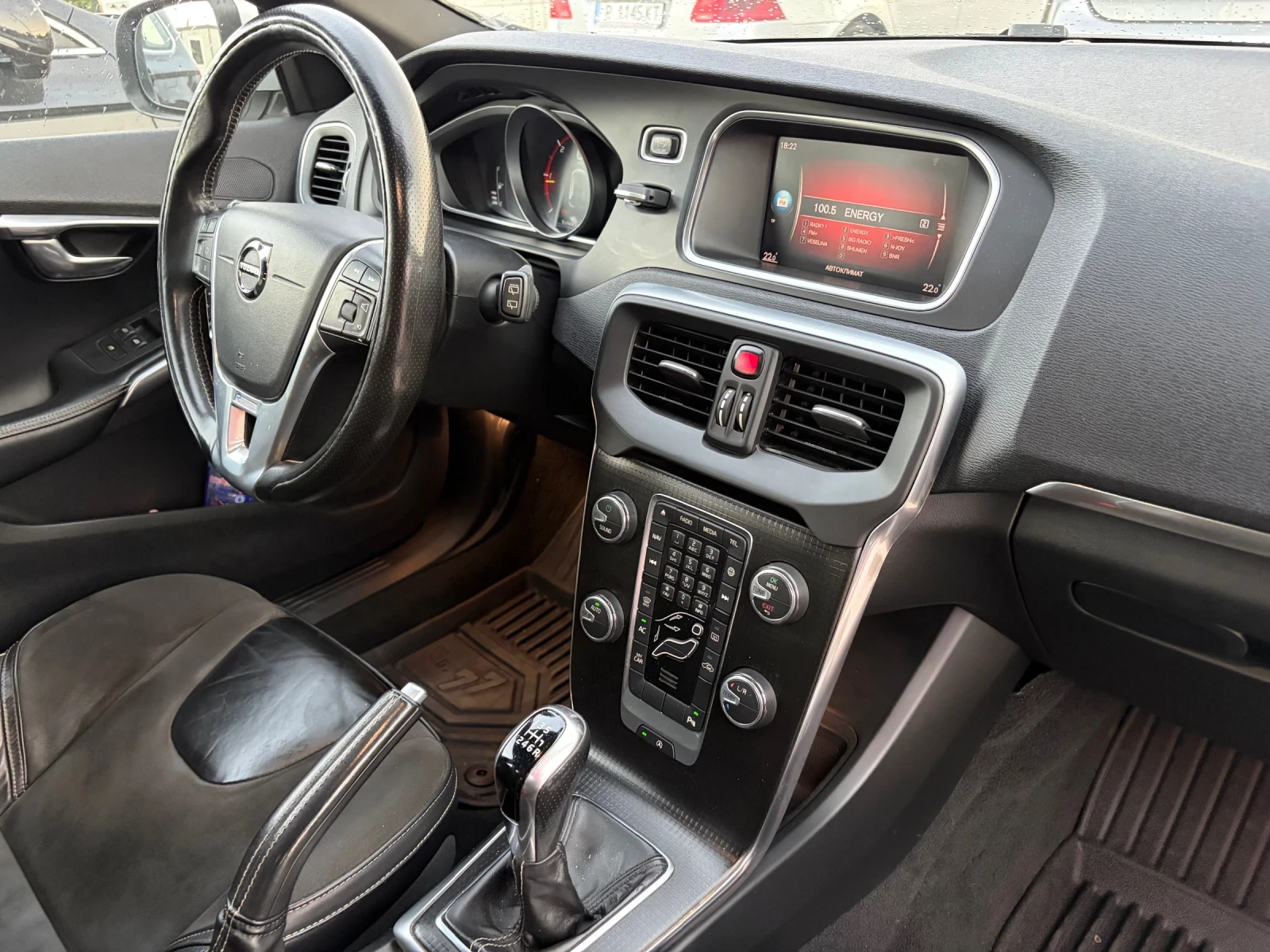Volvo V40 R-DESIGN / EURO6, снимка 10 - Автомобили и джипове - 56039065
