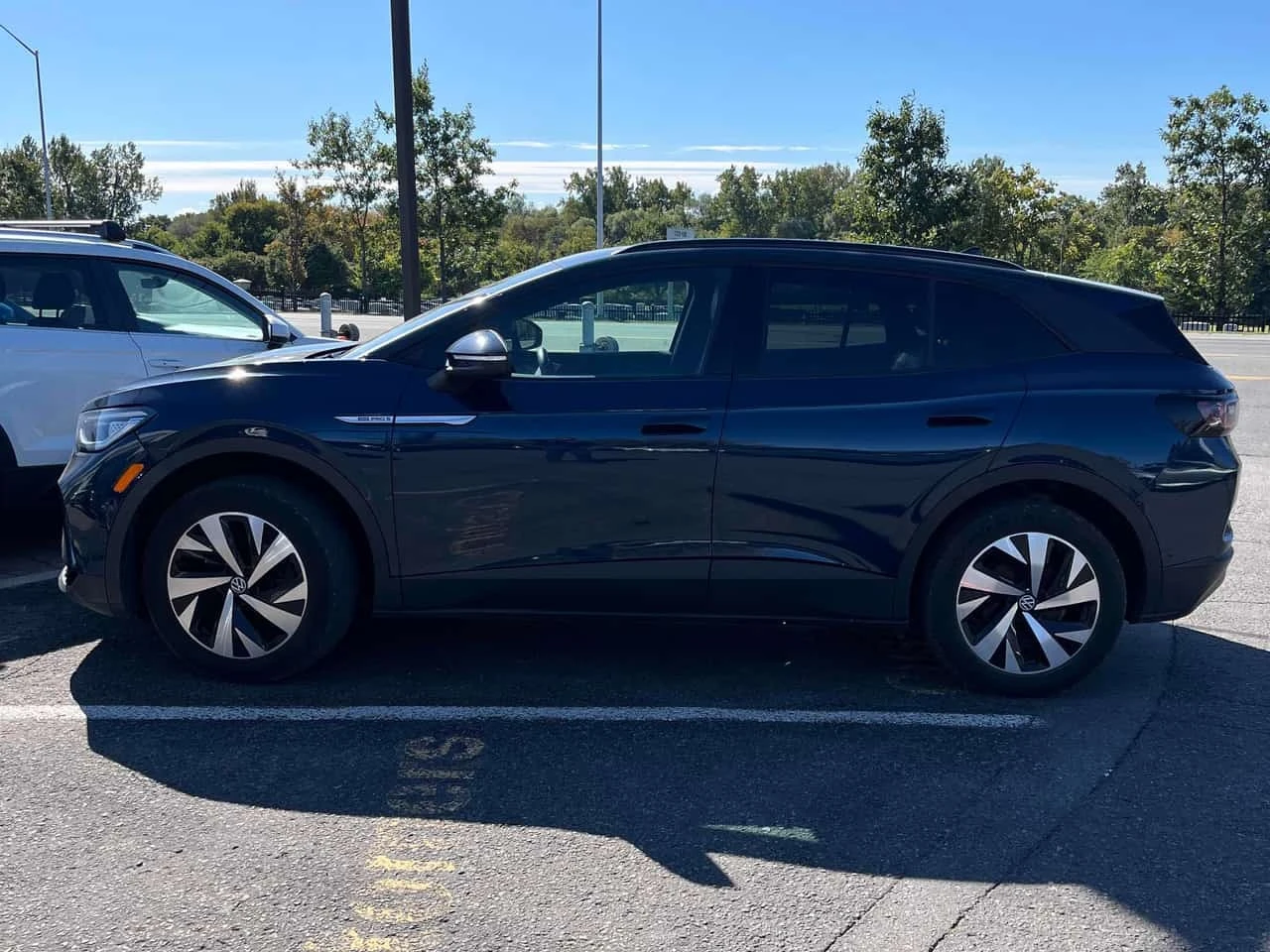 VW ID.4 * Pro * АВТОКРЕДИТ БЕЗ ПЪРВОНАЧАЛНА ВНОСКА* , снимка 2 - Автомобили и джипове - 56205673