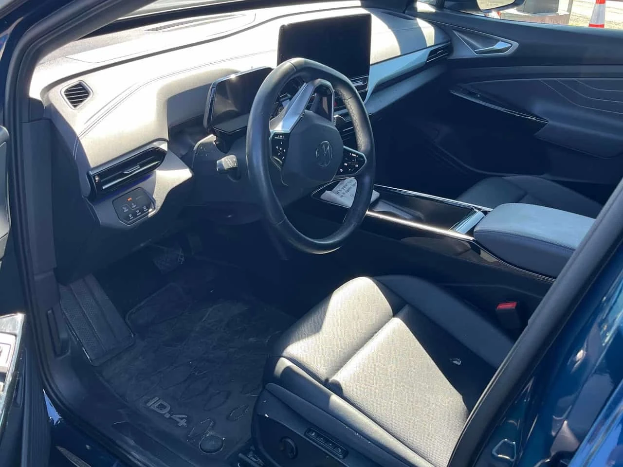 VW ID.4 * Pro * АВТОКРЕДИТ БЕЗ ПЪРВОНАЧАЛНА ВНОСКА* , снимка 5 - Автомобили и джипове - 56205673