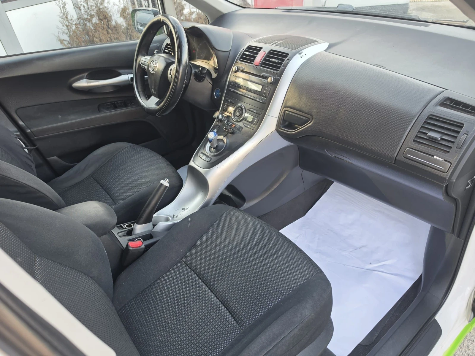 Toyota Auris ХИБРИД* ГАЗ* , снимка 11 - Автомобили и джипове - 56425729