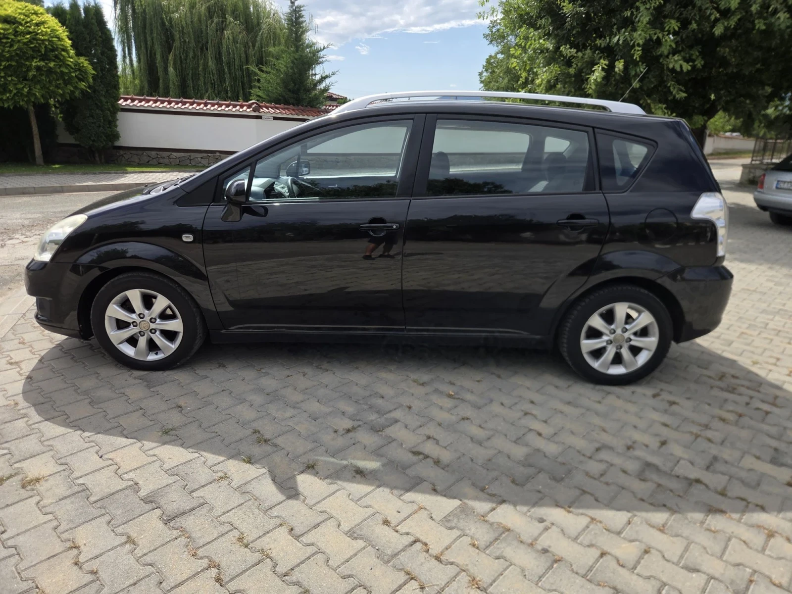 Toyota Corolla verso 2.2, снимка 5 - Автомобили и джипове - 56512246