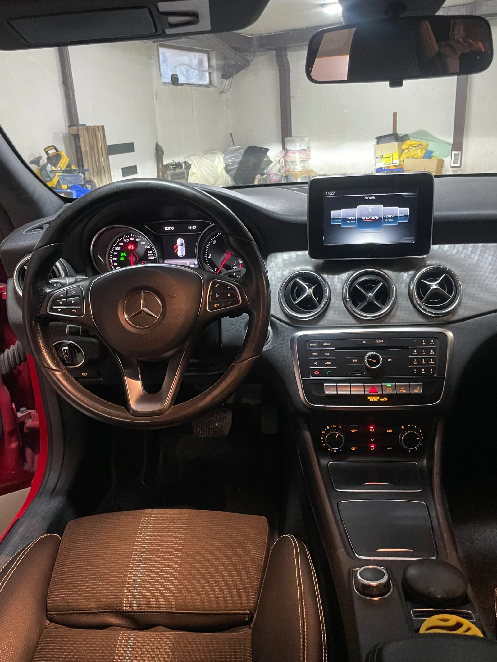 Mercedes-Benz CLA 220 Shooting Brake, снимка 12 - Автомобили и джипове - 56602297