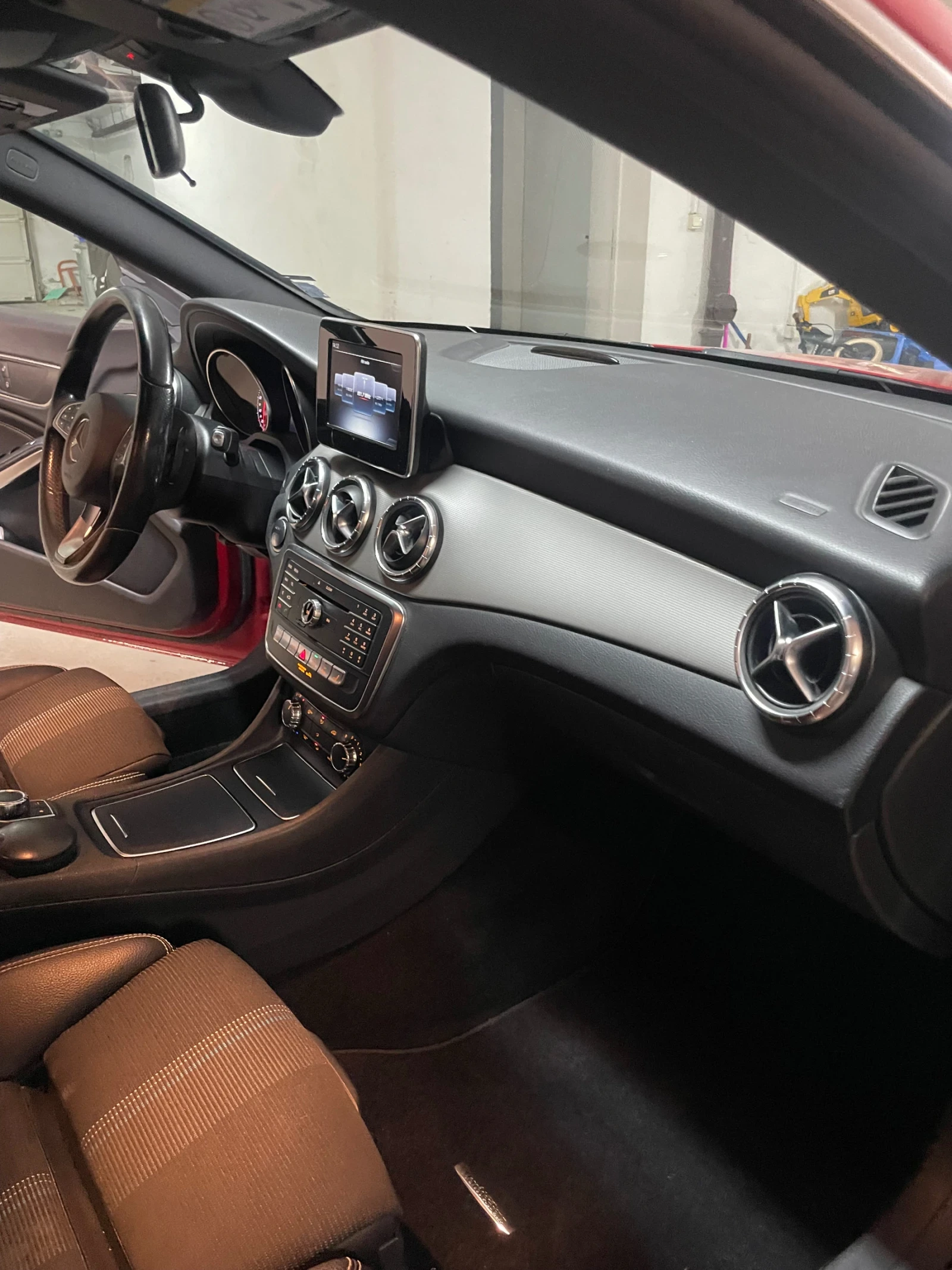 Mercedes-Benz CLA 220 Shooting Brake, снимка 8 - Автомобили и джипове - 56602297