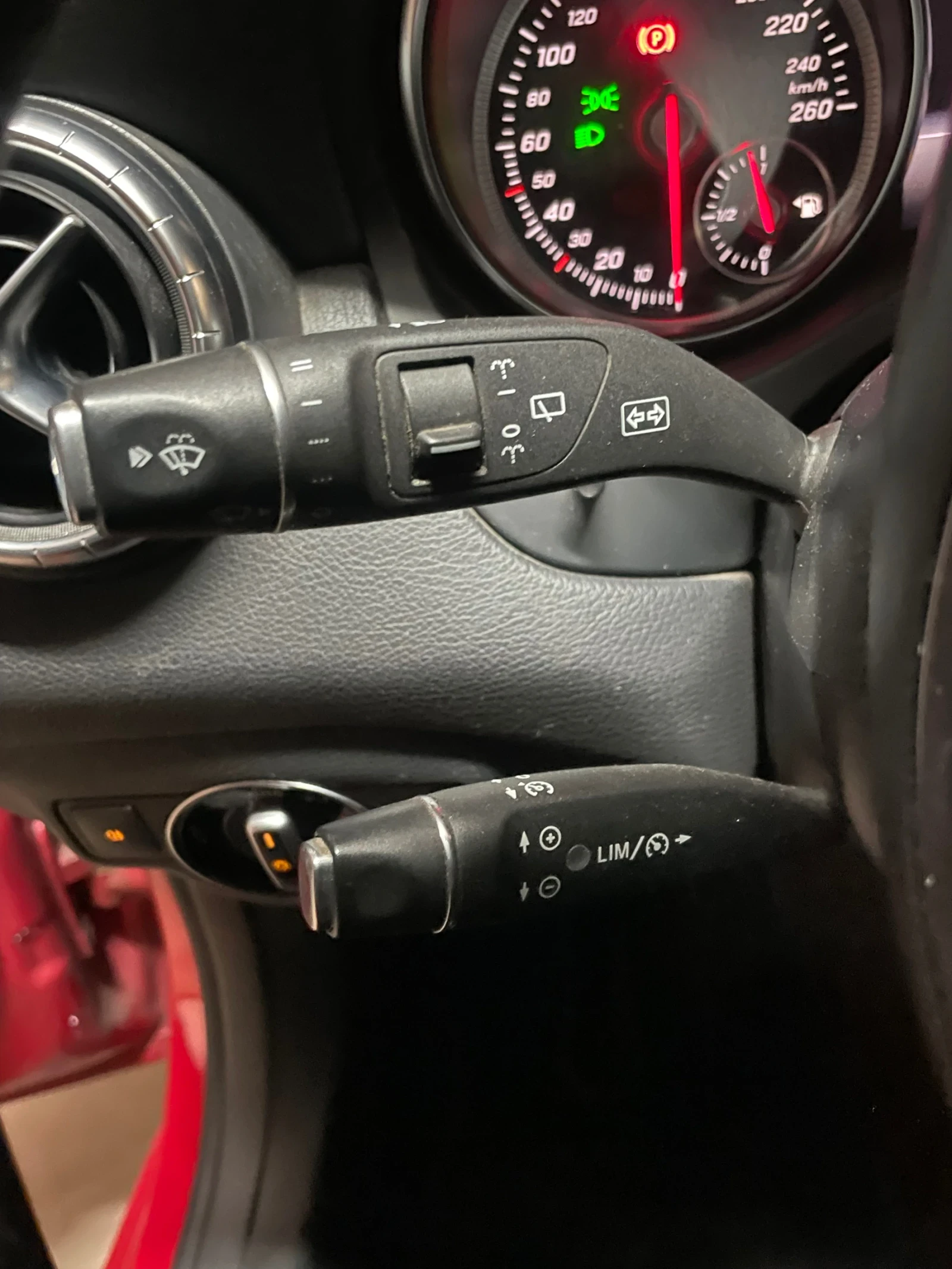 Mercedes-Benz CLA 220 Shooting Brake, снимка 13 - Автомобили и джипове - 56602297