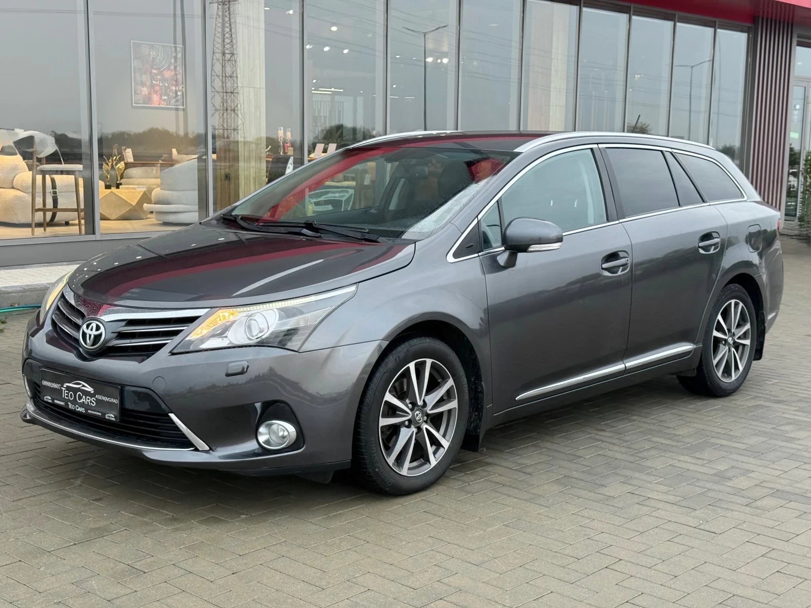 Toyota Avensis 2.0 D-4D FACELIFT / EXECUTIVE / NAVI / CAMERA /LED