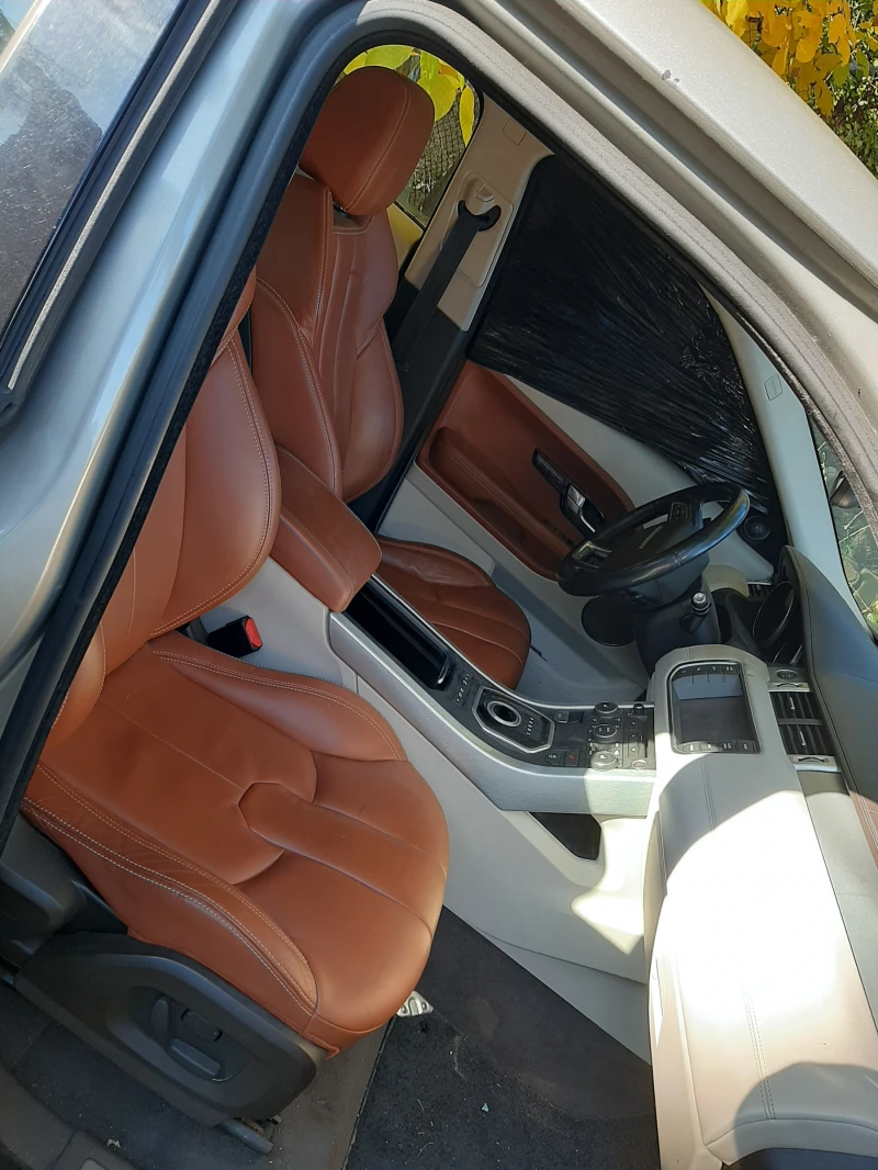 Land Rover Range Rover Evoque 2.2 дизел, снимка 3 - Автомобили и джипове - 52139543