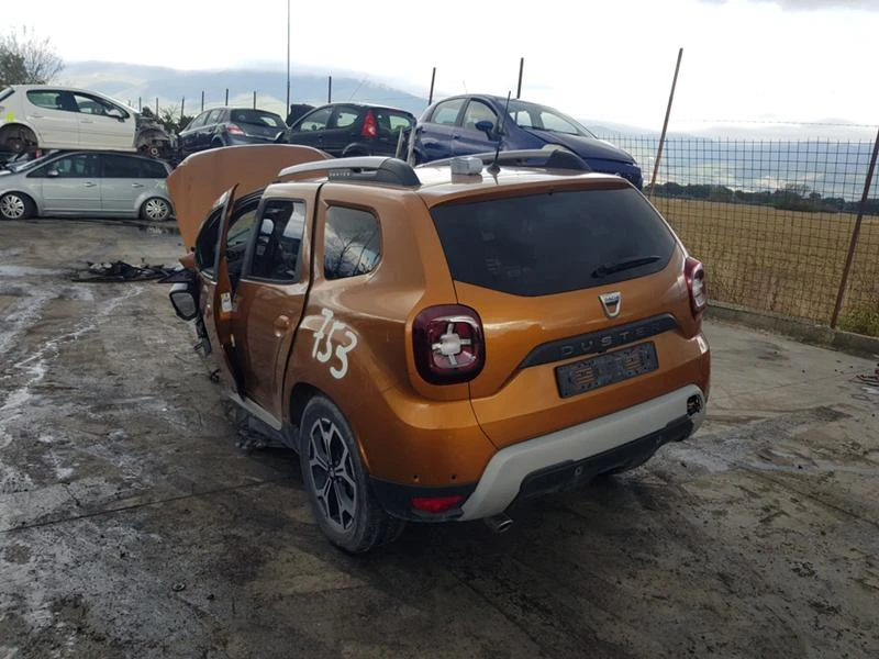 Dacia Duster, снимка 1 - Автомобили и джипове - 45613901