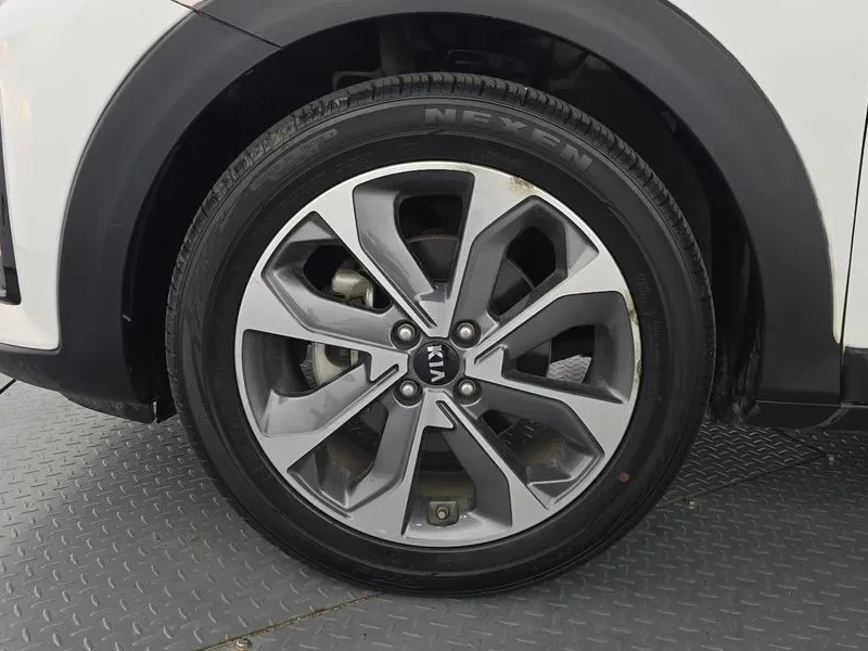 Kia Stonic 1.4 PRESTIGE, снимка 5 - Автомобили и джипове - 55262477