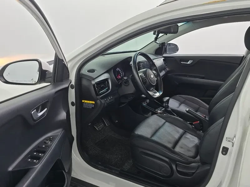Kia Stonic 1.4 PRESTIGE, снимка 10 - Автомобили и джипове - 55262477