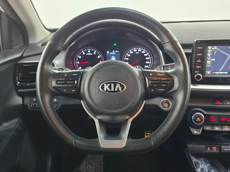 Kia Stonic 1.4 PRESTIGE, снимка 16 - Автомобили и джипове - 55262477