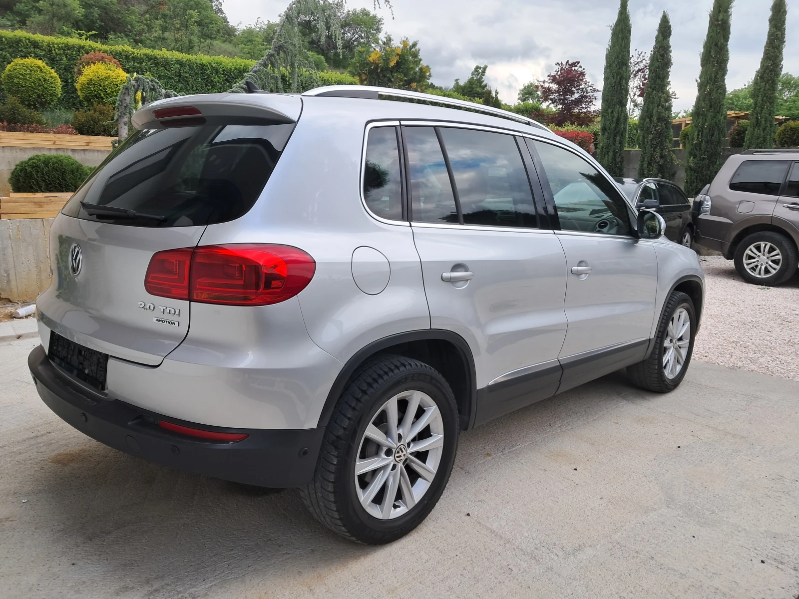 VW Tiguan 2.0TDi-83000 км-КАТО НОВА - изображение 3