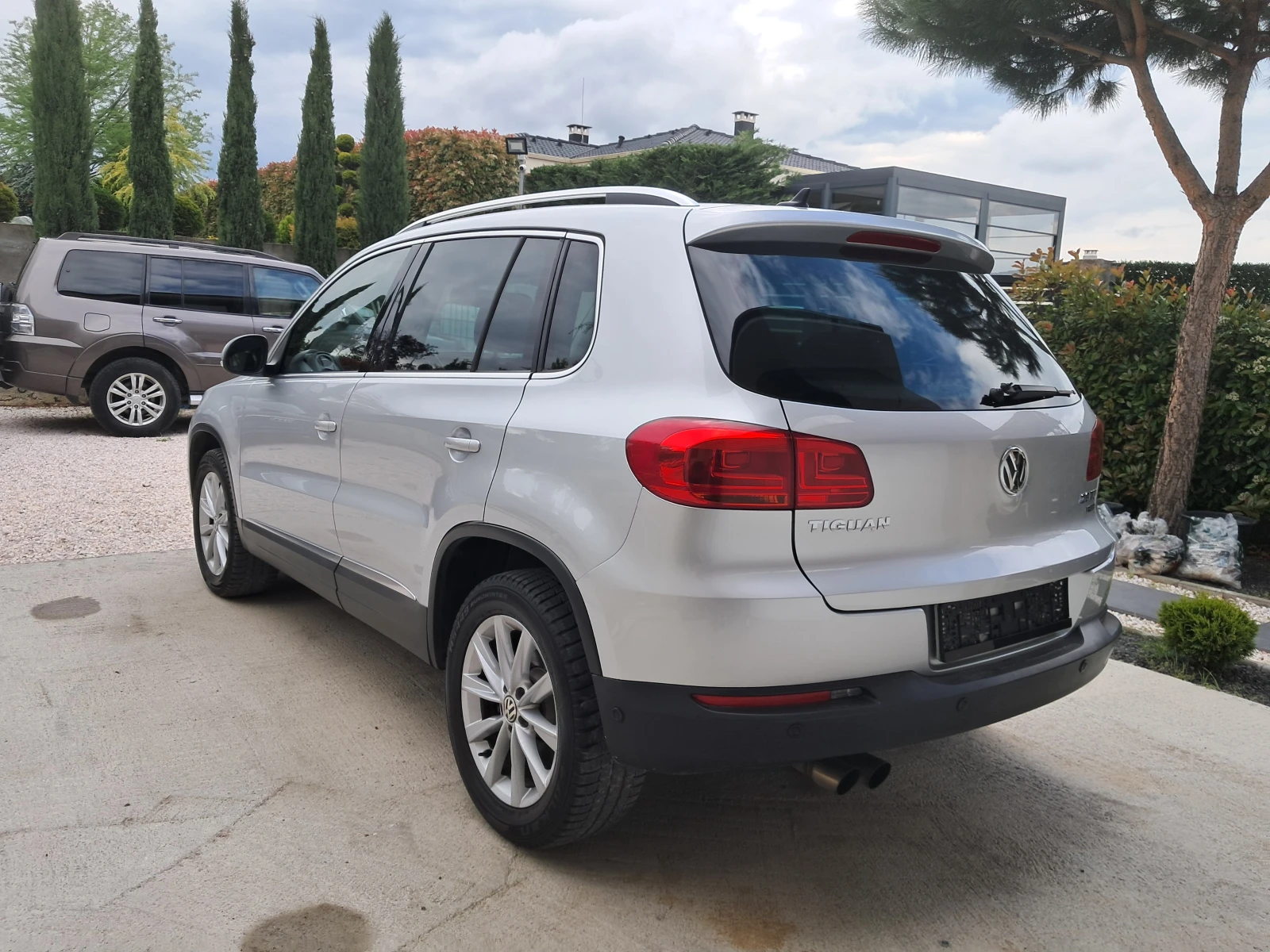 VW Tiguan 2.0TDi-83000 км-КАТО НОВА - изображение 4