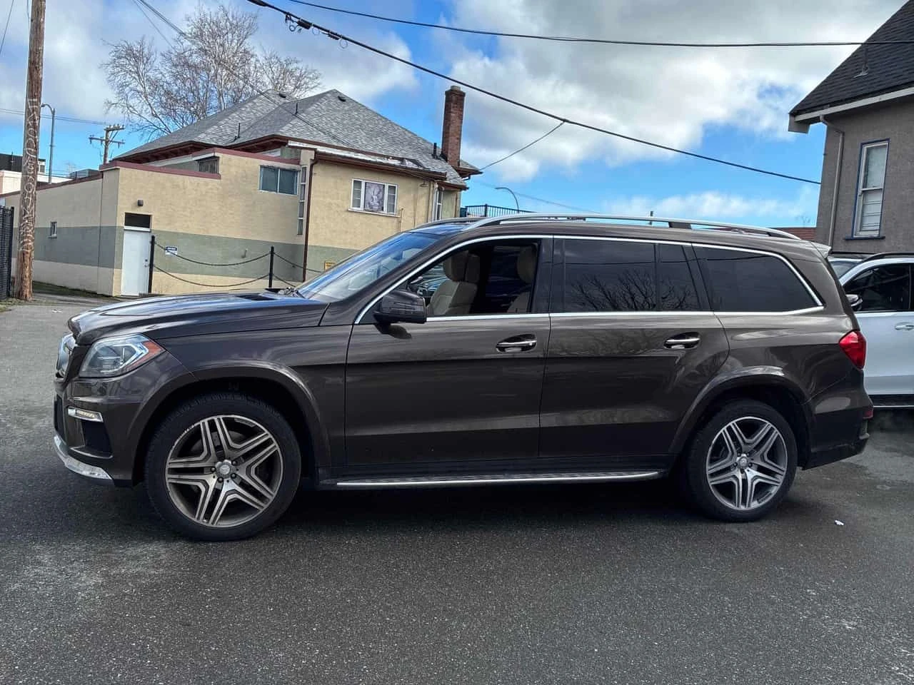 Mercedes-Benz GL 550 * PANO* KEYLESS* ПОДГРЕВ* , снимка 2 - Автомобили и джипове - 53867589