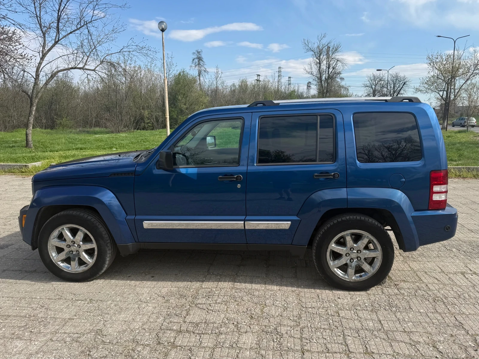 Jeep Cherokee Liberty Limited , снимка 8 - Автомобили и джипове - 54151409