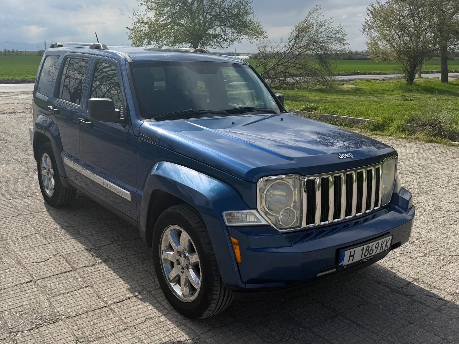 Jeep Cherokee Liberty Limited , снимка 3 - Автомобили и джипове - 54151409