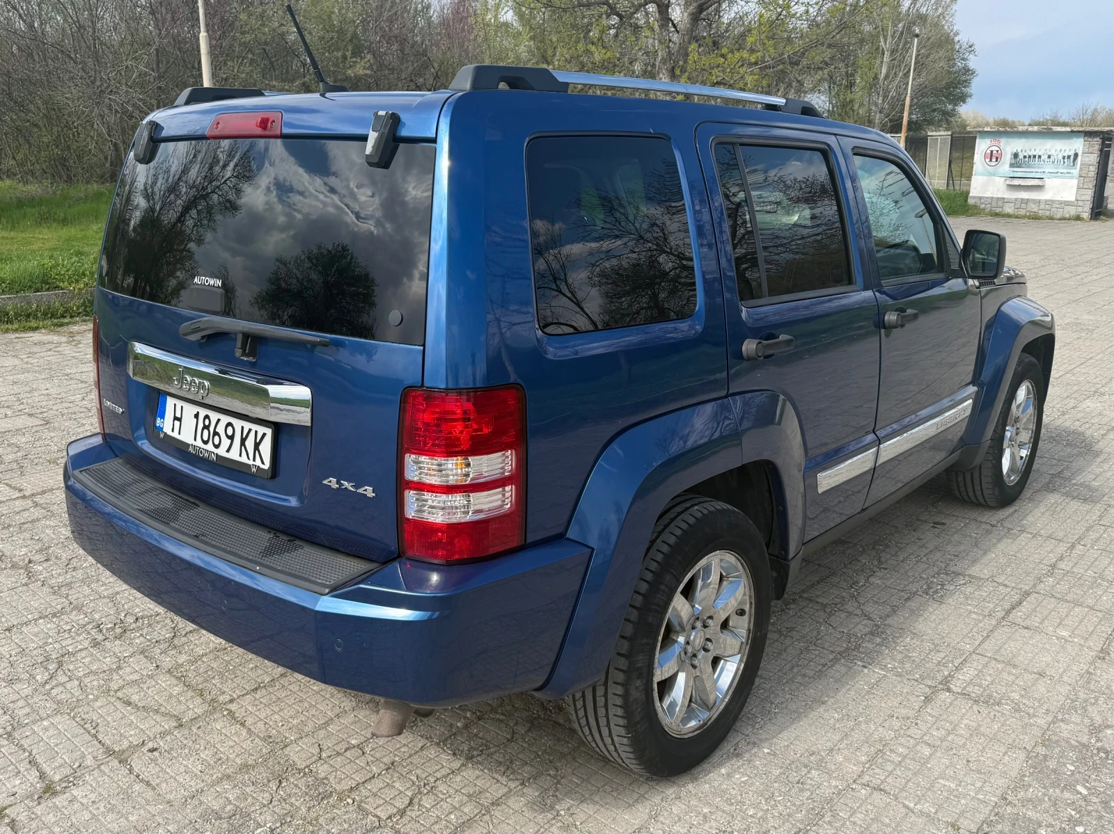 Jeep Cherokee Liberty Limited , снимка 5 - Автомобили и джипове - 54151409
