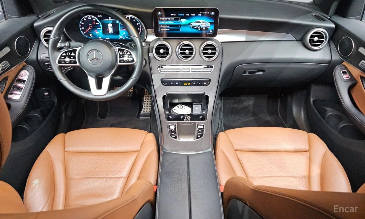 Mercedes-Benz GLC 300 COUPE* AMG* LINE* ПОДГРЕВ* ХЕДЪП* LANE* ASSIST* , снимка 6 - Автомобили и джипове - 54744014
