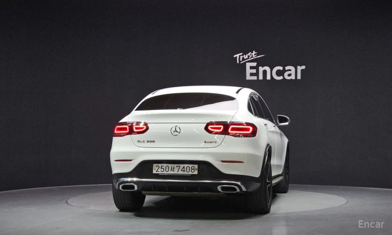 Mercedes-Benz GLC 300 COUPE* AMG* LINE* ПОДГРЕВ* ХЕДЪП* LANE* ASSIST* , снимка 4 - Автомобили и джипове - 54744014