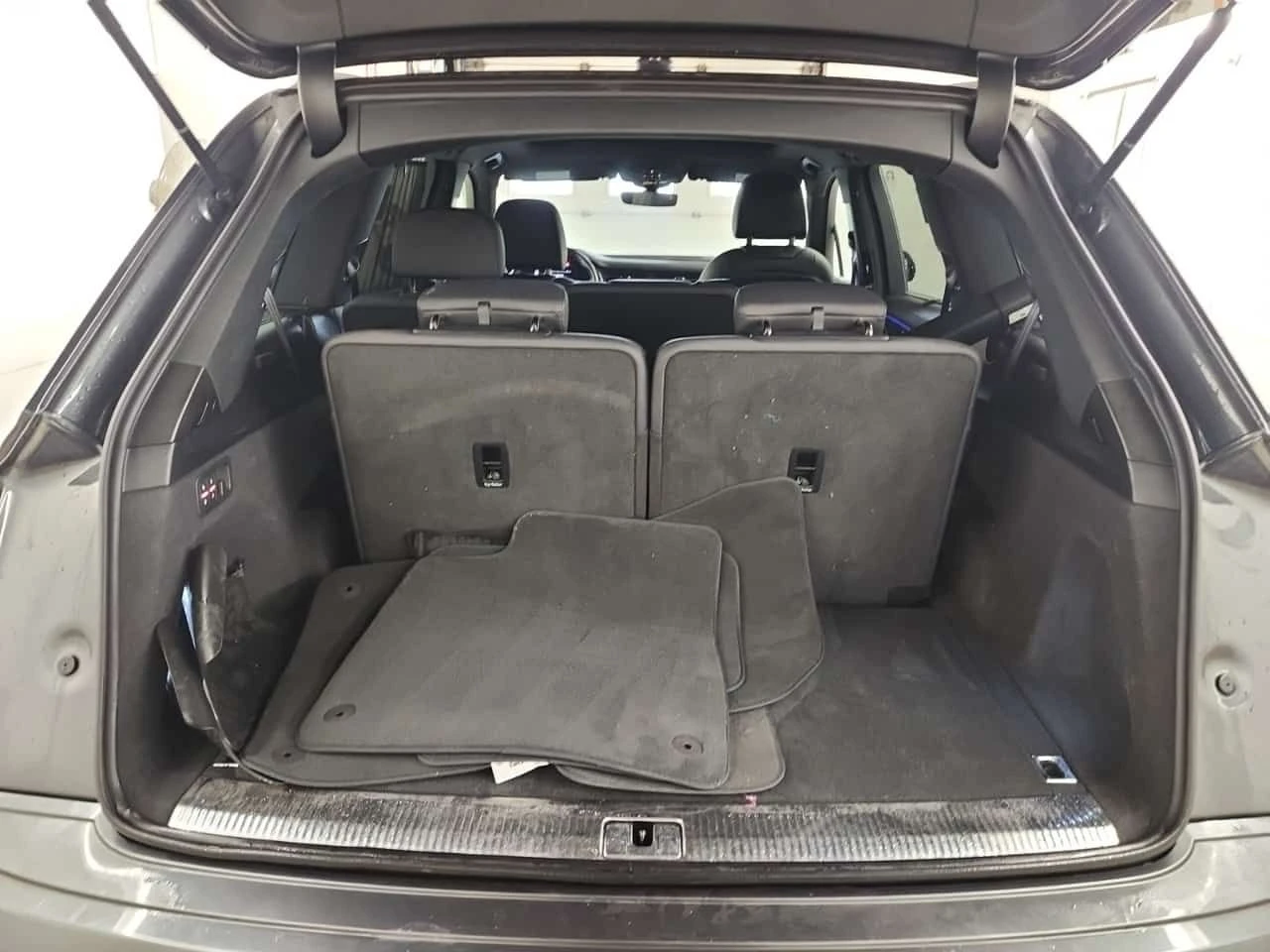 Audi Q7 * CARFAX * АВТОКРЕДИТ БЕЗ ПЪРВОНАЧАЛНА ВНОСКА, снимка 14 - Автомобили и джипове - 54759362