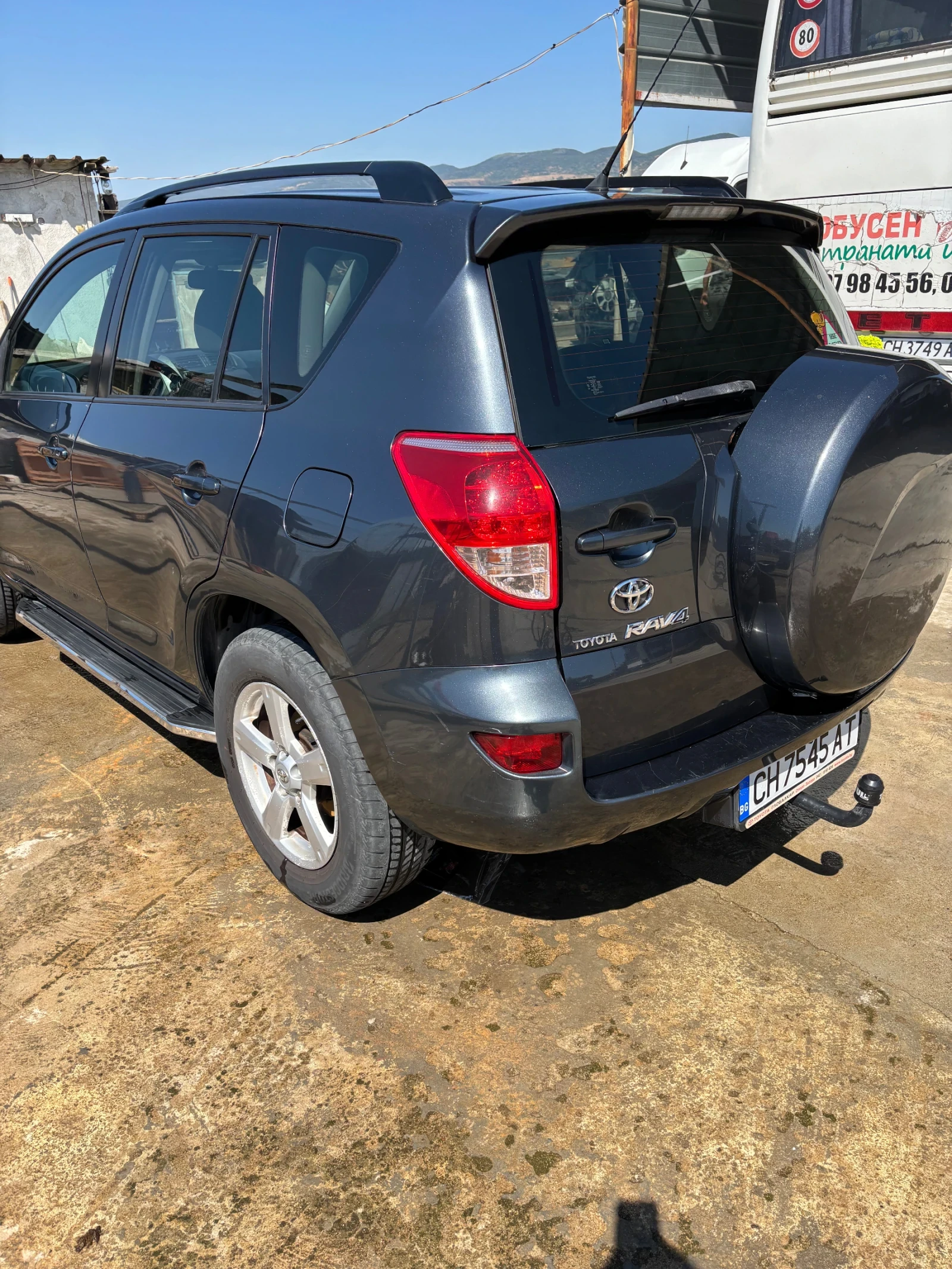 Toyota Rav4 2.2 D4D, снимка 7 - Автомобили и джипове - 55710773