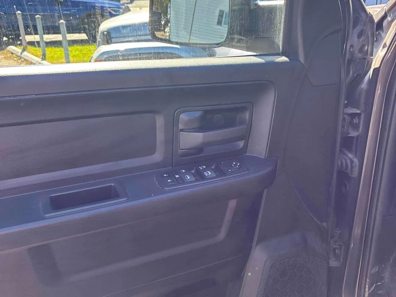 Dodge RAM 1500 * Express * CARFAX * ����� �� ����������� | Mobile.bg � ����������� 11