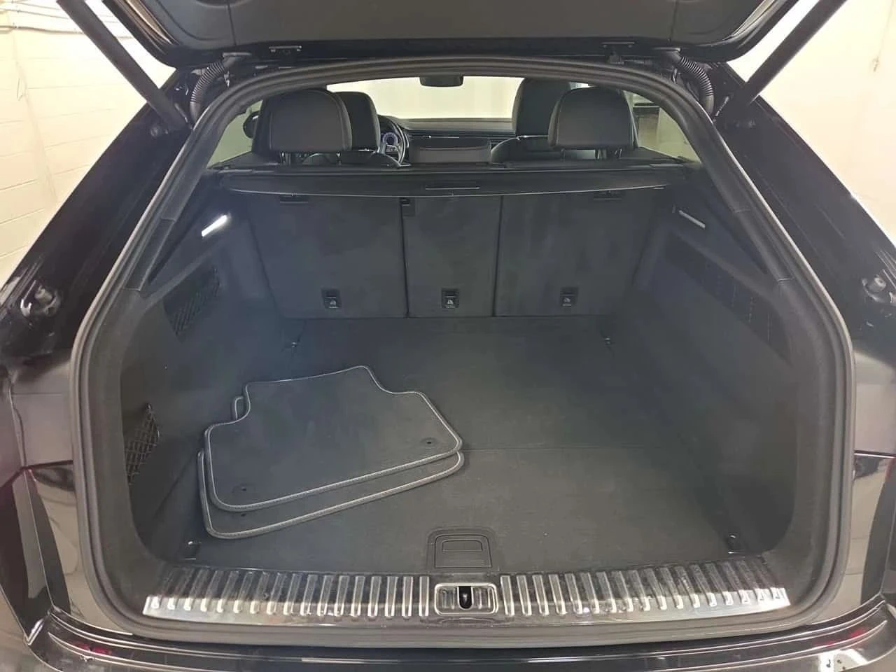 Audi Q8, снимка 14 - Автомобили и джипове - 56687611