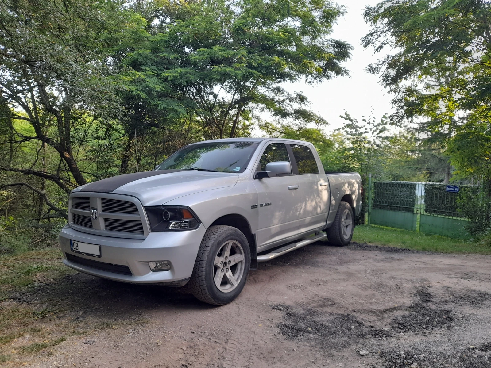 Dodge Caravan RAM 1500 5.7 HEMI/ LARAMIE 4x4 LPG 2009г.