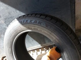 Гуми Зимни 235/60R18, снимка 7