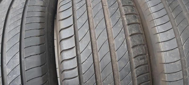 Гуми Летни 215/50R17, снимка 4 - Гуми и джанти - 33440743