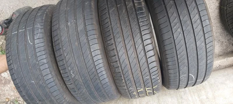 Гуми Летни 215/50R17, снимка 1 - Гуми и джанти - 33440743